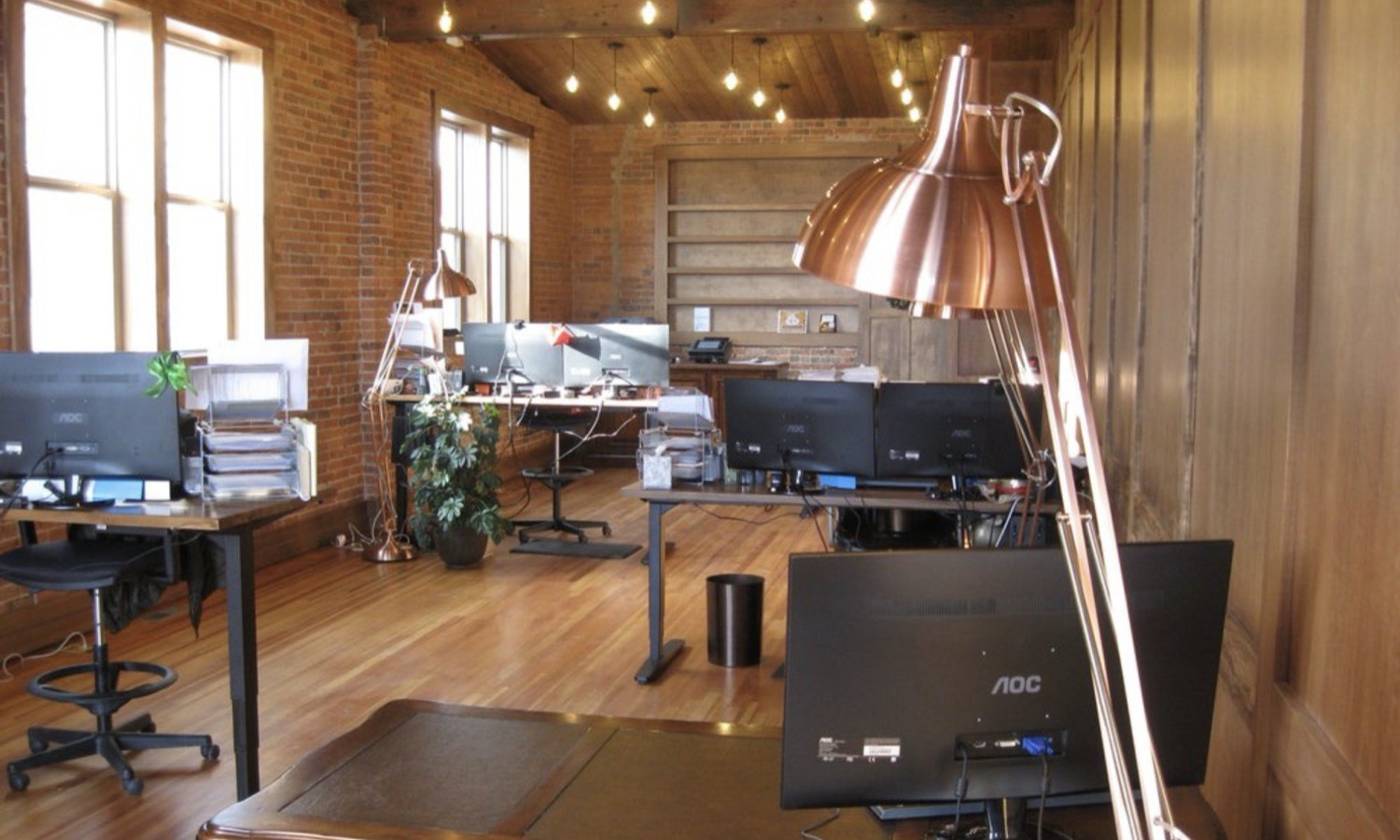 Bürofläche von VELUNO – moderner Arbeitsbereich